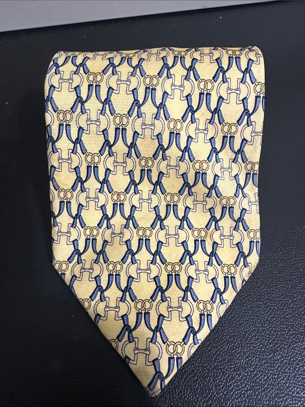 Paolo Gucci Yellow Tie with Blue Chain-Link Pattern